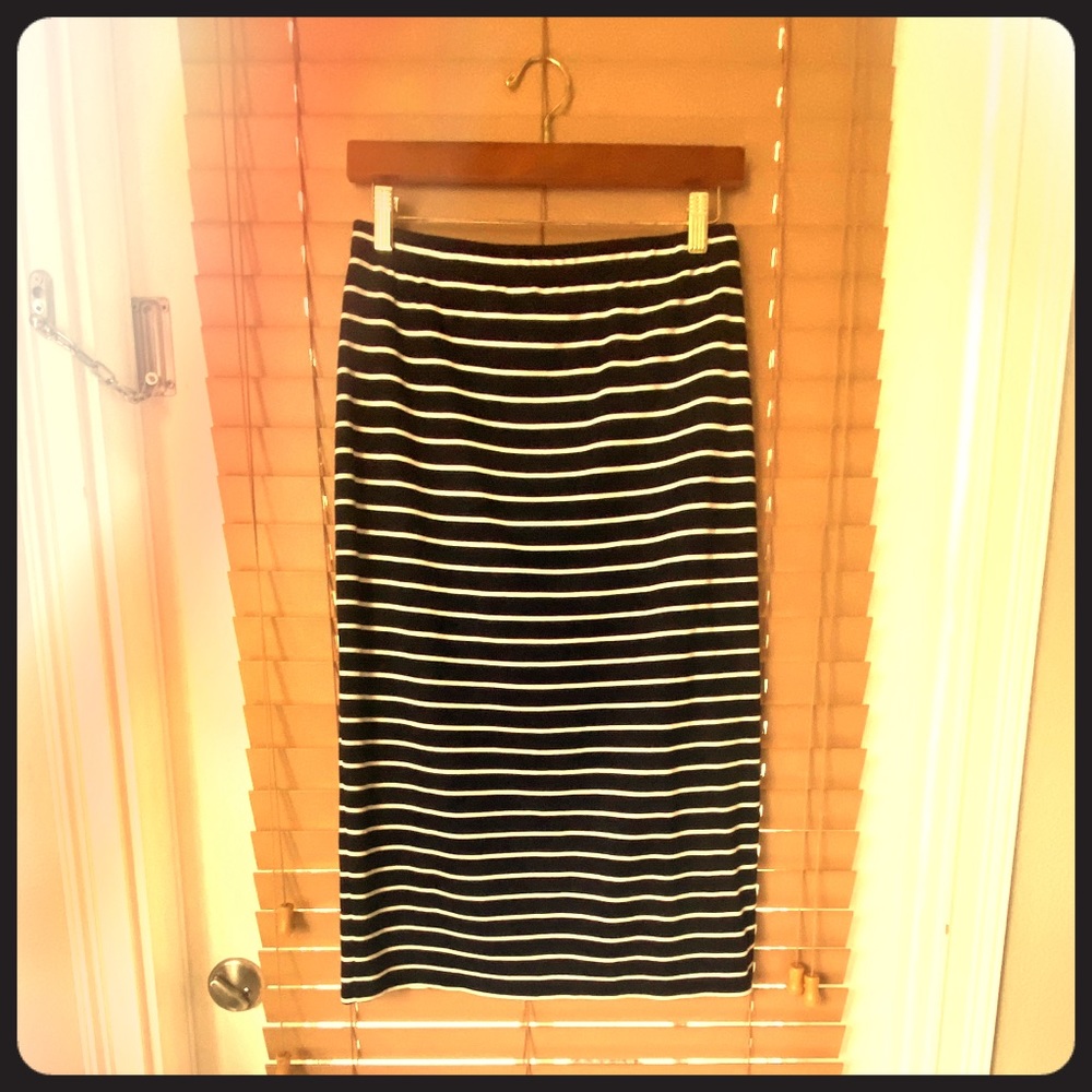M/L Max Studio Elastic Waist Stretch Pencil Skirt